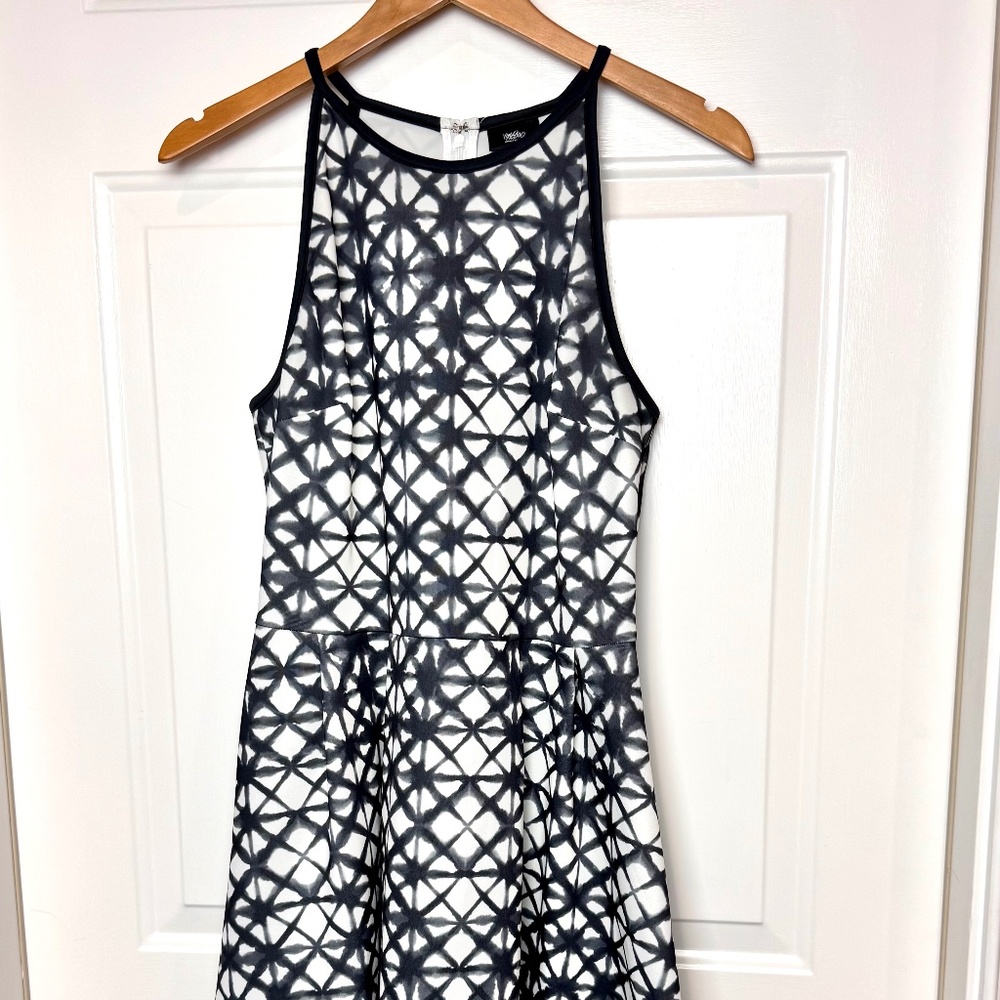 Mossimo Fit & Flare Halter Dress, Black & White, Sz Med. EUC Zip Back